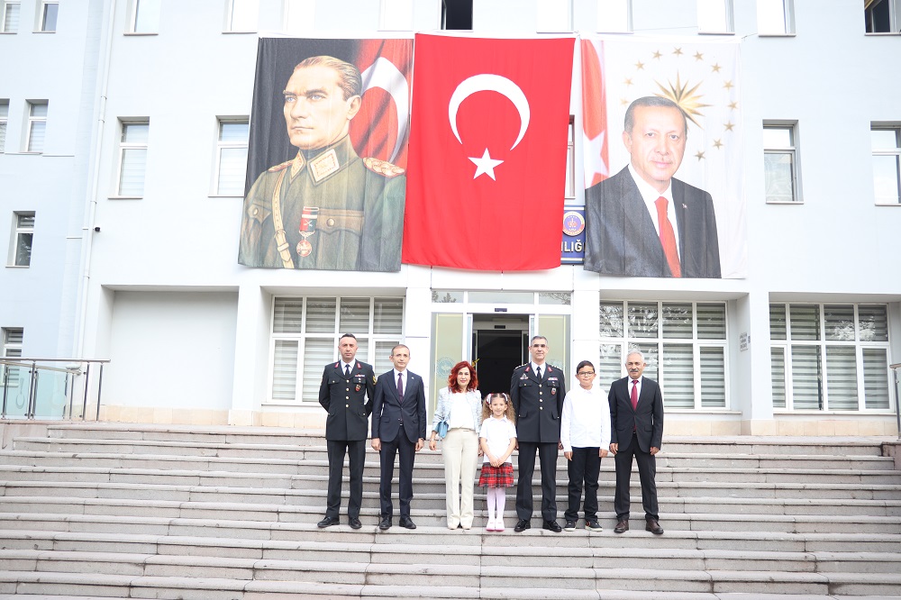 Çorum İl Jandarma Komutanlığı Makamı Miniklere Devredildi.