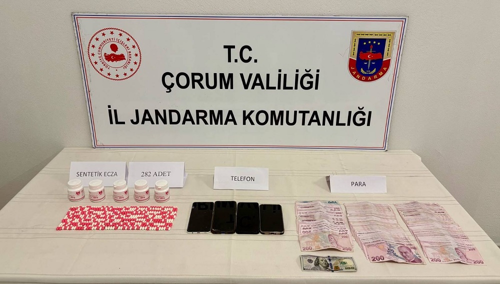 Jandarma Zehir Tacirlerine Geçit Vermiyor. 