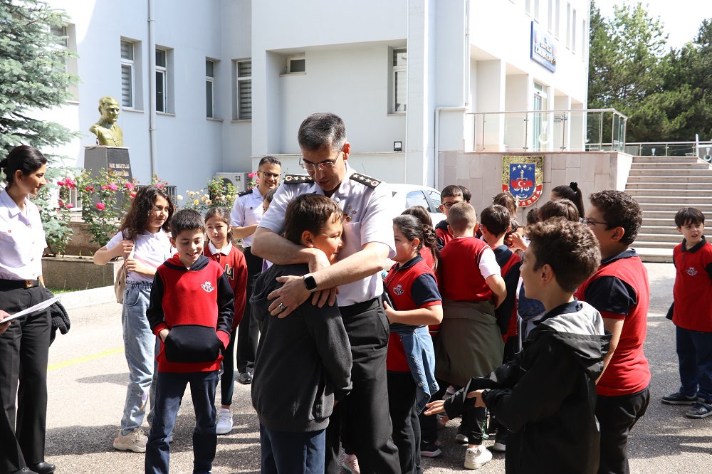 Fatih Sultan Mehmet İlköğretim Okulu Öğrencileri Jandarma ile Tanıştı.