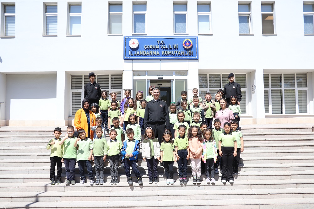 İstiklal İlköğretim Okulu öğrencileri Jandarmayı ziyaret etti.